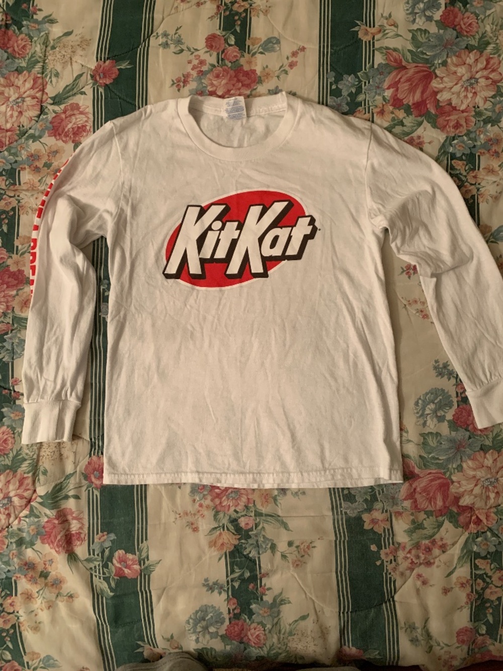 KitKat long sleeve shirt (Child) Used